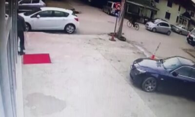 Kavşakta otomobilin çarptığı bisikletli hayatını kaybetti