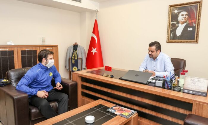 Kaybettiği antrenör babasının hayalleri için Özbekistan’da