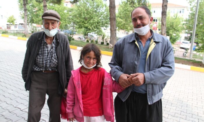 Kayıp olarak aranan kız çocuğu kaldıkları çadıra döndü