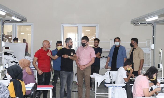 Kaymakam Kayabaşı’ndan tekstil fabrikasına ziyaret