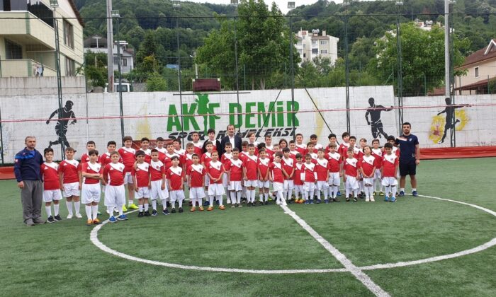 Kaynaşlı Belediyesi futbol okulu açıldı