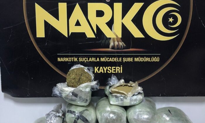 Kayseri’de kargo aracına uyuşturucu operasyonu: 10 kilo esrar ele geçirildi