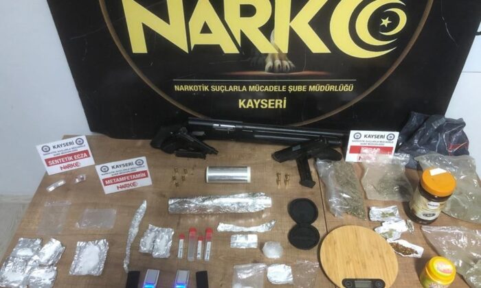 Kayseri’de uyuşturucu operasyonu: 1’i kadın 4 gözaltı