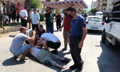 Kaza yapan yaralıyı güneşten sünger yatakla korudular