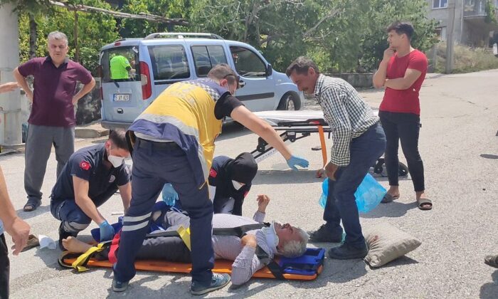 Kazada ayağı kırılan sürücü ‘Ayağım ayağım’ diye yardım istedi