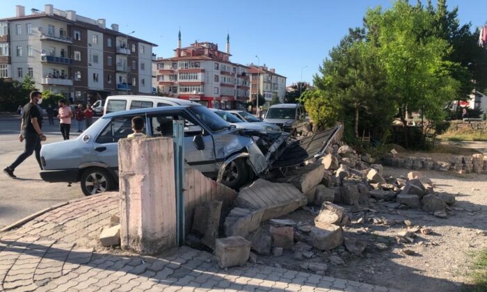 Kazada yıkılan duvarın altında kalan 8 yaşındaki çocuk yaralandı