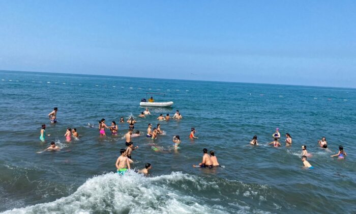 Kdz. Ereğli Belediye Plajı yoğun ilgi görüyor