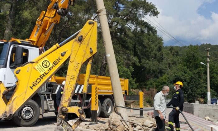 Kemer’de aydınlatma çalışması