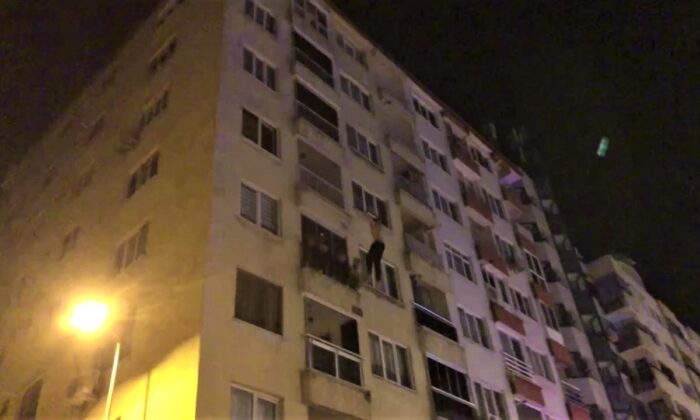 Kendini 4. kattan boşluğa bıraktı