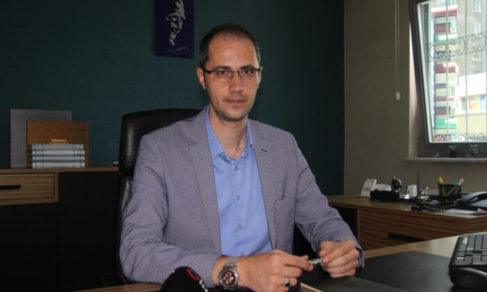 Kentsel Dönüşüm Daire Başkanı Alp: “İşçilikle ilgili eksikliklerimizi ve hatalarımızı giderene kadar yaptığımız işin arkasındayız”