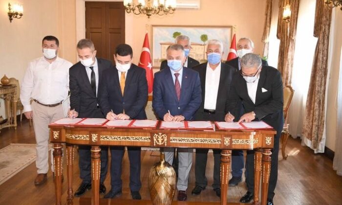 Kepez’de yapılacak olan 24 derslikli ilkokul için protokol imzalandı.