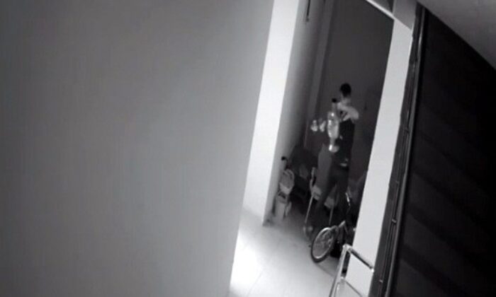 Keşfe çıkan hırsız asansör boşluğundaki semaveri böyle çaldı