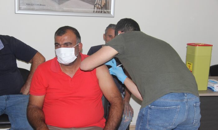 Kilis’te 40 yaş üzeri vatandaşlar ile SGK’lılar aşılanıyor