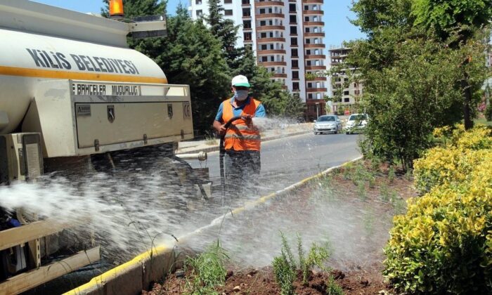 Kilis’te park refüj ve bulvarların bakımları yapılıyor