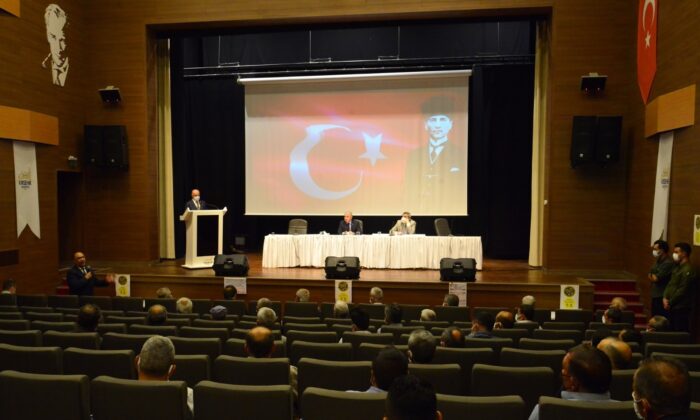Kırşehir Valisi Akın, “Köylerimize eşit oranda hizmet götürme gayreti içerisindeyiz”