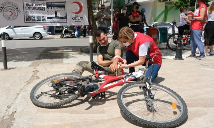Kızılay’ın ilk yardım eğitimi gerçeğini aratmadı