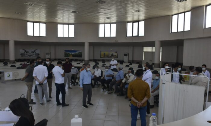 Kızıltepe Hububat Ticaret Merkezinde çalışanlar korona virüs aşısı oldu