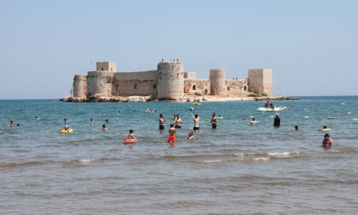 Kızkalesi’ne tatilcilerden görülmemiş ilgi