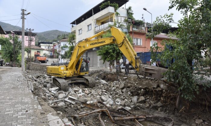 Kocababa Deresi ıslah çalışmaları başladı