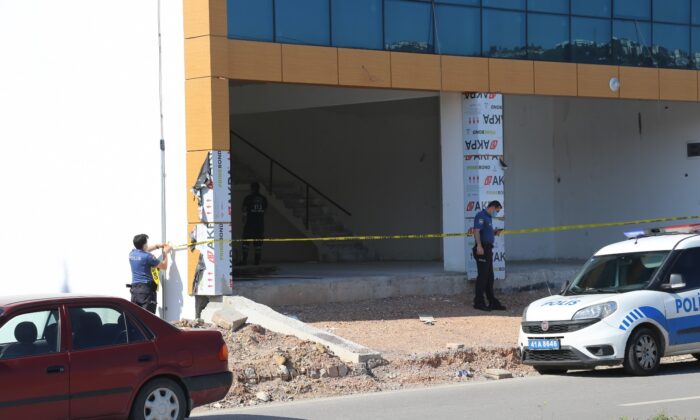 Kocaeli’de inşaatta iple asılı erkek cesedi bulundu