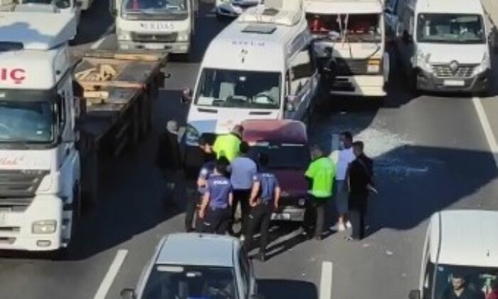 Kocaeli’de zincirleme kaza: 2 yaralı