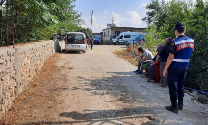 Kocası ve görümcesini uykuda öldürdü
