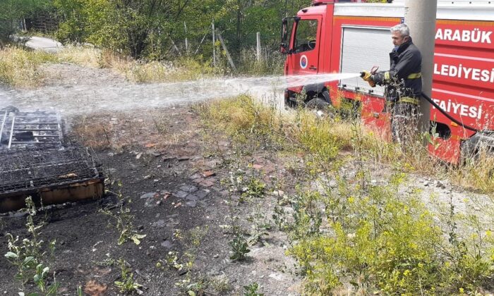 Koltuktan çıkan yangın ormana sıçramadan söndürüldü