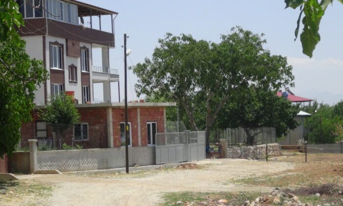 Komşuların yol kavgası kanlı bitti