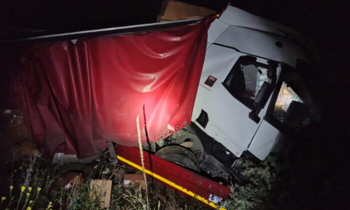 Kontrolden çıkan çekici yoldan çıktı; 1 yaralı