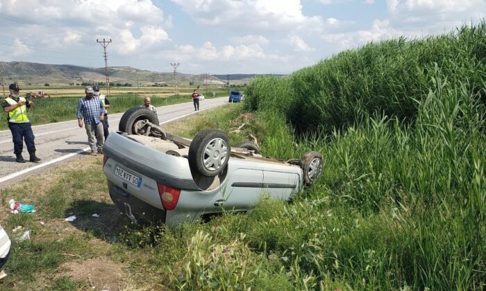 Kontrolden çıkan otomobil takla attı, sürücü yaralandı