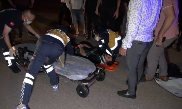 Kontrolsüz kavşakta otomobil ile motorlu kurye çarpıştı: 1 yaralı