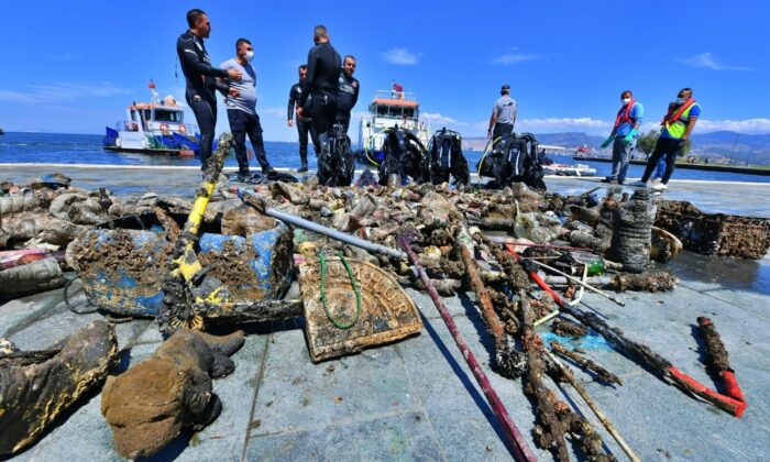 Körfezde denizden çıkanlar şaşırttı: Scooter bile var