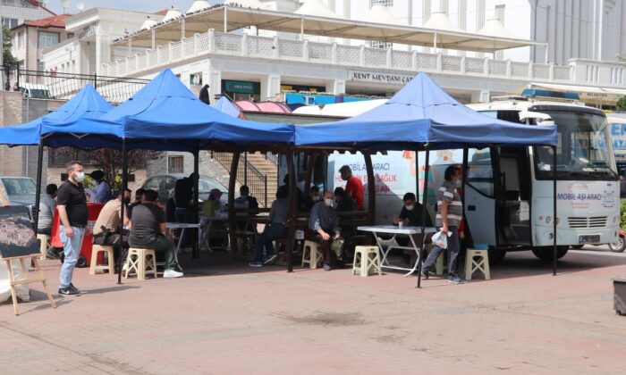 Korona virüs aşısı hizmeti ayaklarına gelince yollarını değiştirdiler