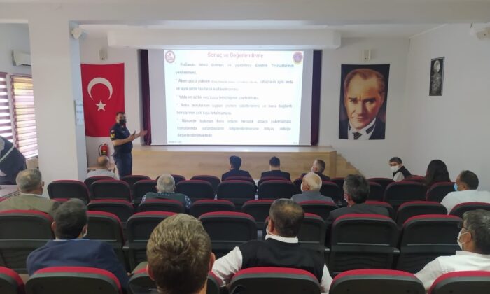 Köy Evleri Elektrik İç Tesisatı Yenileme Projesi Hanönü halkına anlatıldı