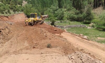 Köy yolunda genişletme ve düzenleme çalışması