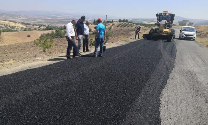 Köylerde yol bakım onarım çalışmalarına hız verildi