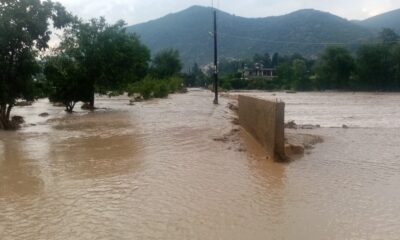 Kozan’da aşırı yağış sele neden oldu
