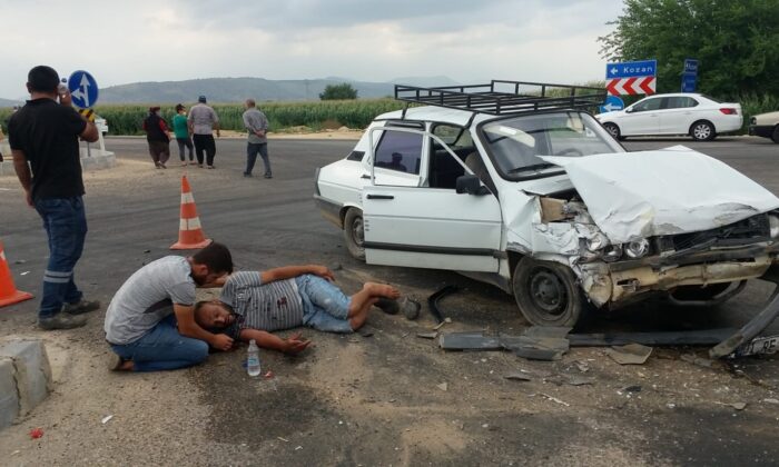 Kozan’da trafik Kazası: 5 yaralı