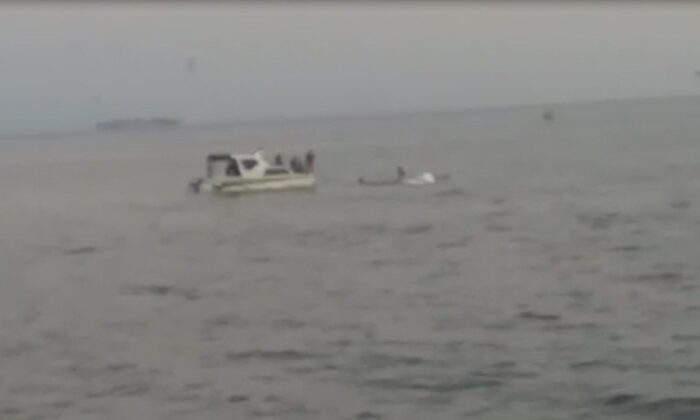 Küçükçekmece açıklarında bir tekne alabora oldu: 4 kişi kurtarıldı