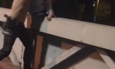 Kuçükçekmece’de üst geçitte intihara kalkışan vatandaşı bekçiler son anda kurtardı…O anlar kamerada