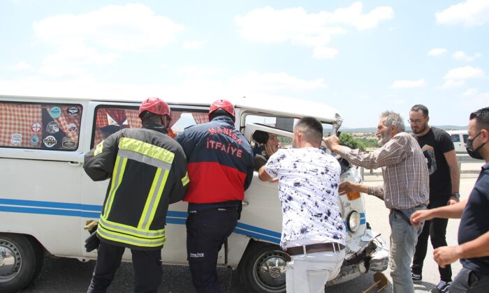 Kula’da zincirleme kaza: 4 yaralı