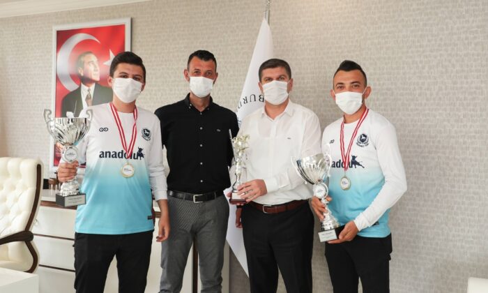 Kupa heyecanını Başkan Ercengiz’le paylaştılar