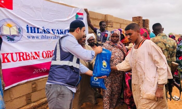 Kurban bağışları Afrika’daki yetimlere ulaşıyor