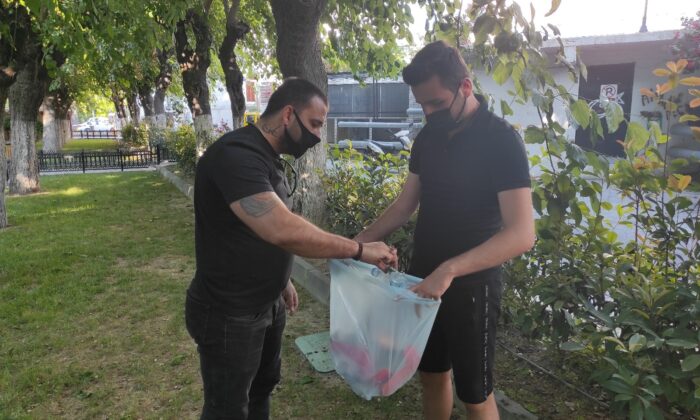 Kuşadalı ülkücülerden çevre duyarlılığı