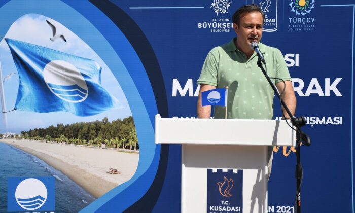 Kuşadası’nda mavi bayraklar göndere çekildi