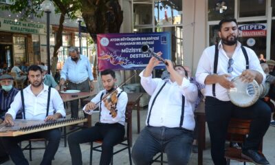 Kuşadası’nda müzisyenlere destek konserleri