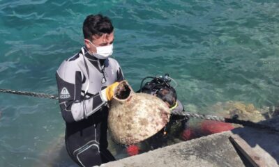 Kuşadası’nda şaşırtan görüntü, denizden klozet çıktı