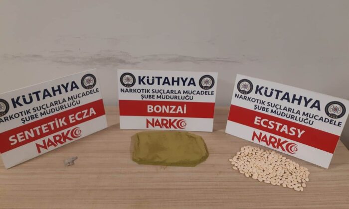 Kütahya’da durdurulan araçta uyuşturucu ele geçirildi