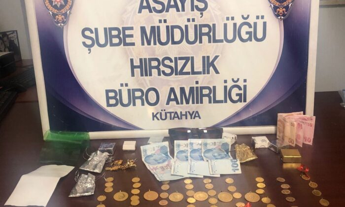 Kütahya’dan çaldıkları altınlarla Gediz’de yakalandılar
