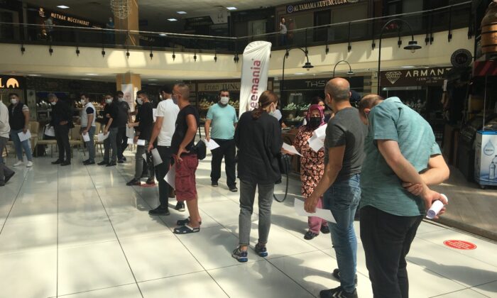 Kuyumcukent AVM’de yerinde aşı uygulaması başladı